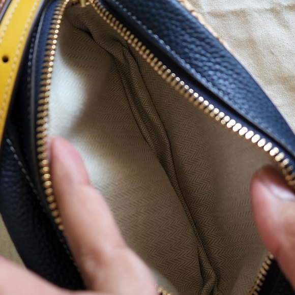 NWT - Tory burch Camera Purse - Picture 7 of 11